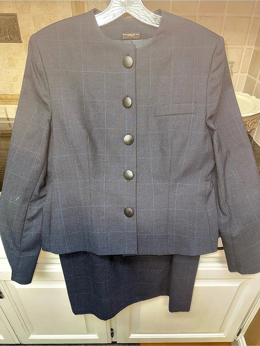 Oxford & Lofton Women's Checkered Skirt Suit in Navy-Size 10
